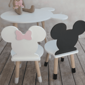 Kindertisch und Stuehle Mickey